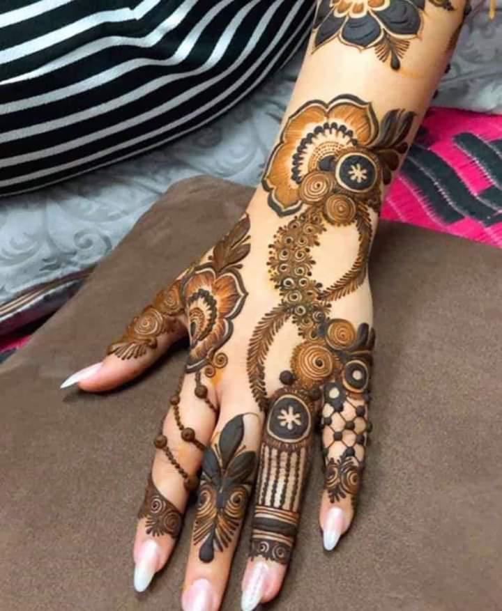 Mehndi artist home service Bengaluru