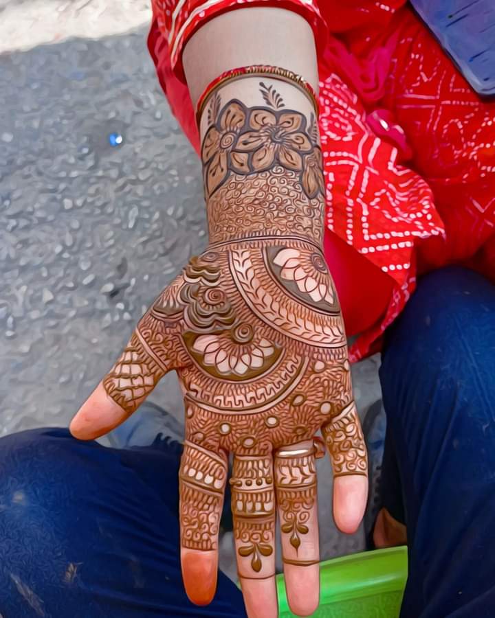 Royal elephant and umbrella mehndi  motifs for traditional brides - Mahi Mehndi Artist.